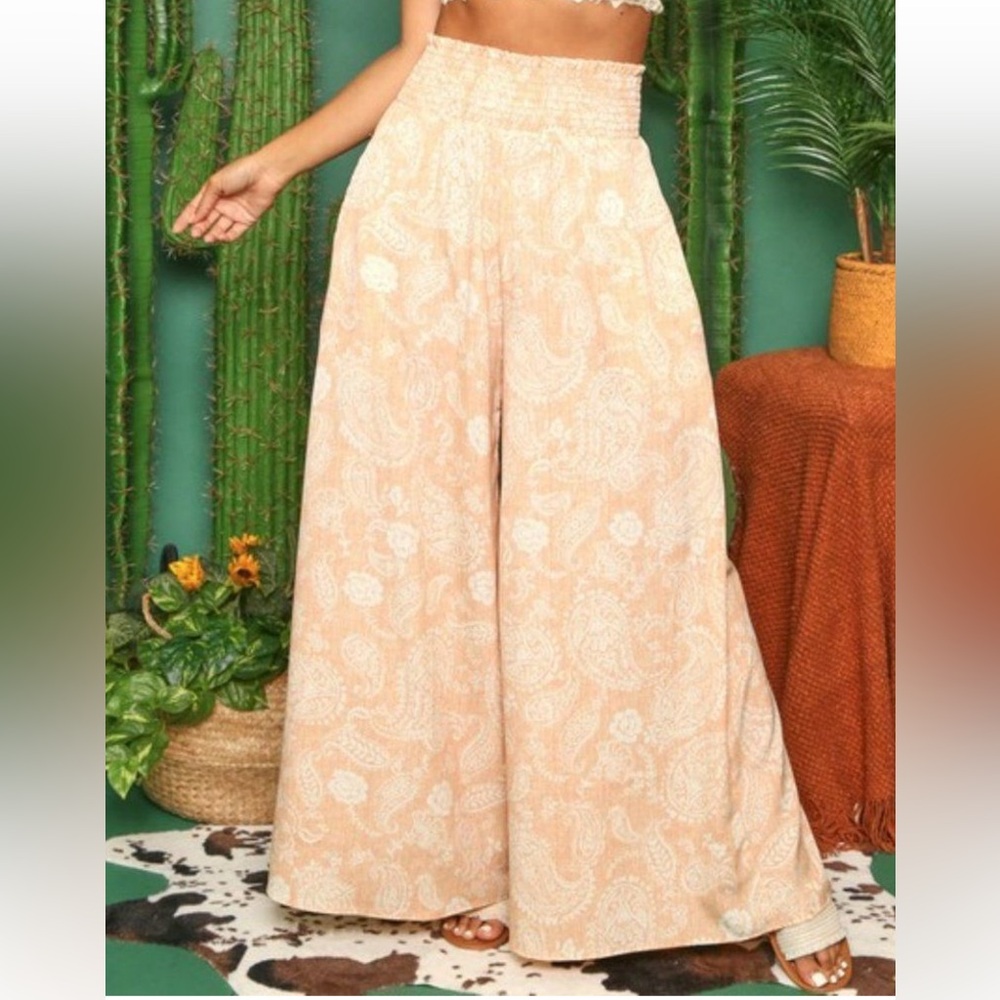 Fantastic Fawn Women's Wide Leg Peach and White Paisley Pants Smocked Waist - Picture 5 of 11